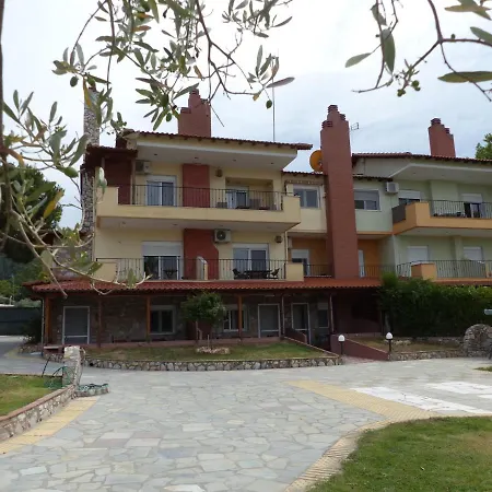 Makis Nest 3* ブアブロウ