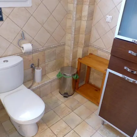 Makis Nest ブアブロウ