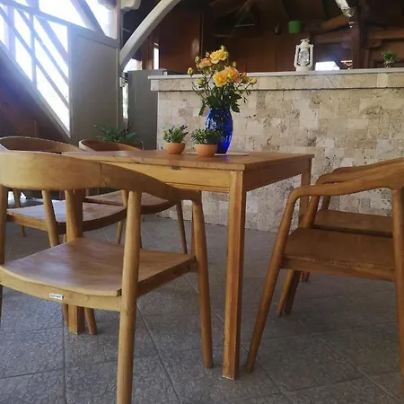 Hotel apartamentowy Makis Nest 3*