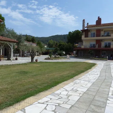 Hotel apartamentowy Makis Nest 3*