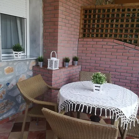 Makis Nest Hotel apartamentowy 3*