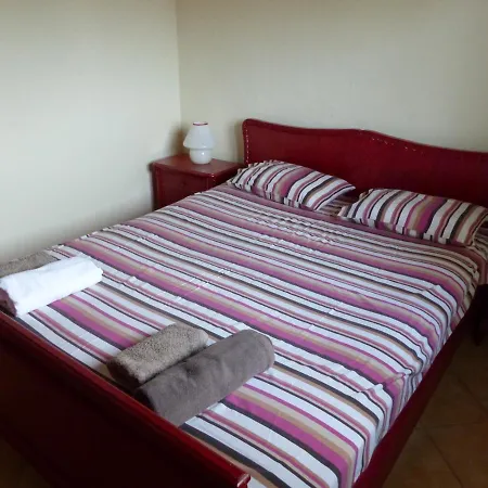 Hotel apartamentowy Makis Nest 3*