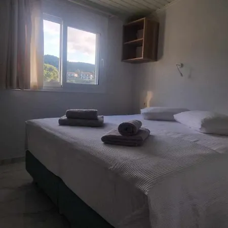 Makis Nest Hotel apartamentowy 3*