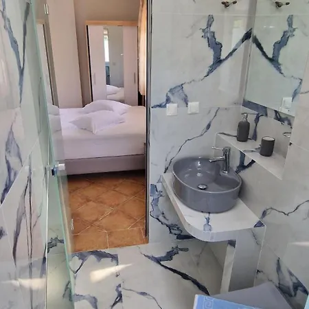 Hotel de apartamente Makis Nest