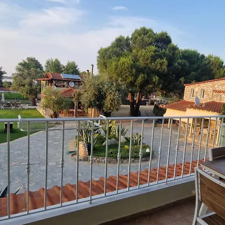 Makis Nest 沃尔沃罗