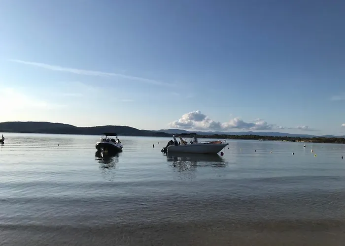 Aparthotel Makis Nest