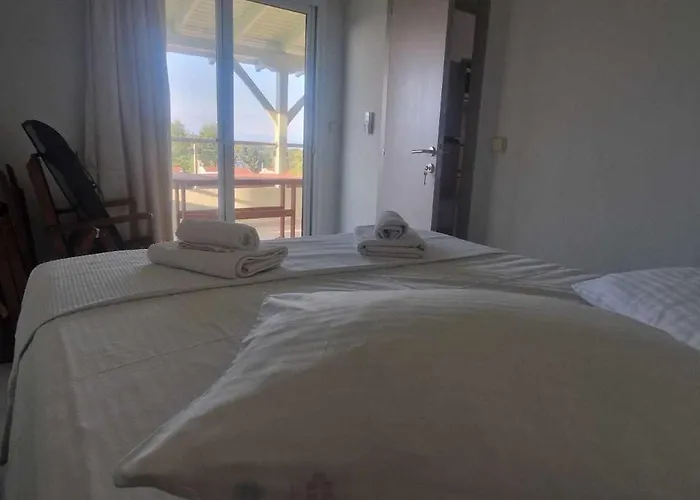 Makis Nest Aparthotel Vourvourou