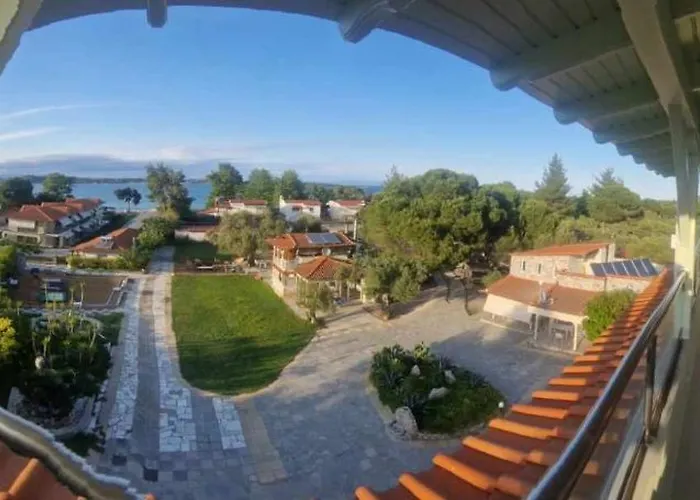 Makis Nest Aparthotel Vourvourou