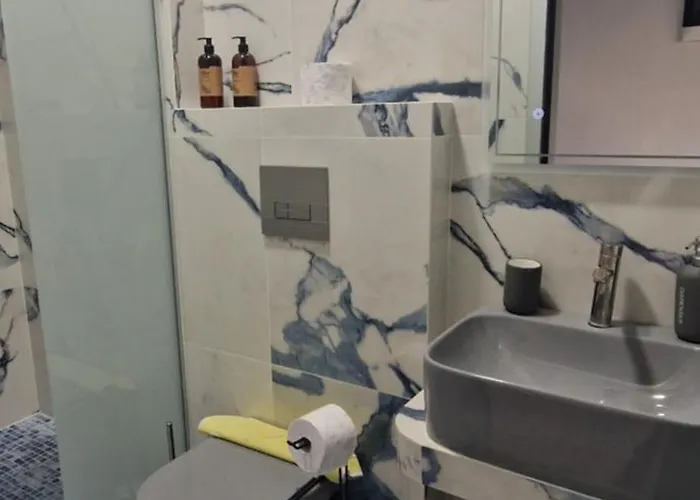 Makis Nest Vourvourou