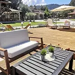 Makis Nest Apartmanhotel