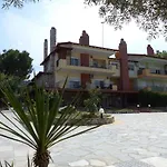 Apartmanhotel Makis Nest 3*