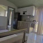 Apartmanhotel Makis Nest Vurvurú
