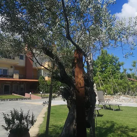 Makis Nest Apartmanhotel Vurvurú