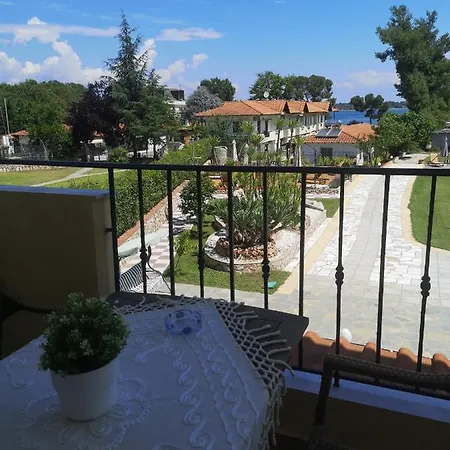 Apartmanhotel Makis Nest Vurvurú