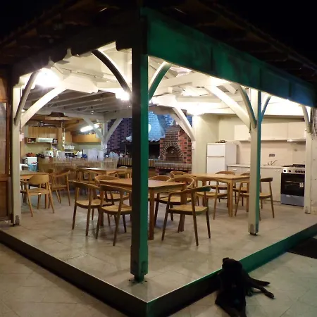 Makis Nest 3* וורוורו