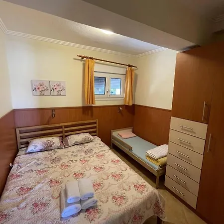 מלון דירות Makis Nest וורוורו