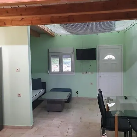 Makis Nest Aparthotel Vourvourou