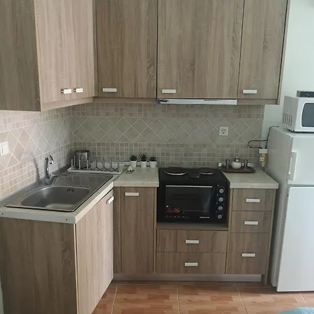 Aparthotel Makis Nest