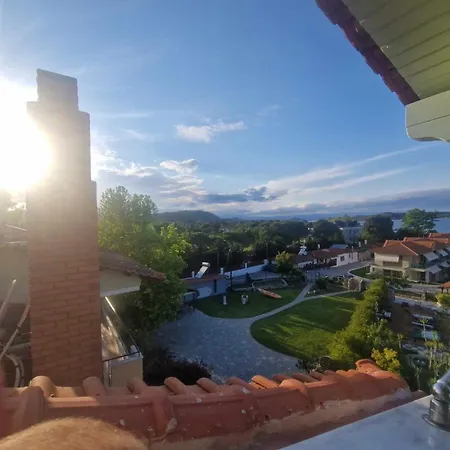 Makis Nest 3* וורוורו