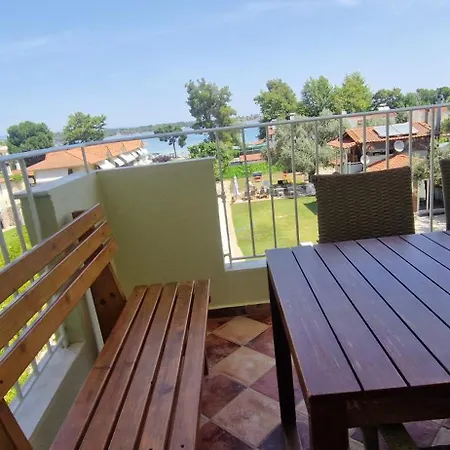 Makis Nest Aparthotel *