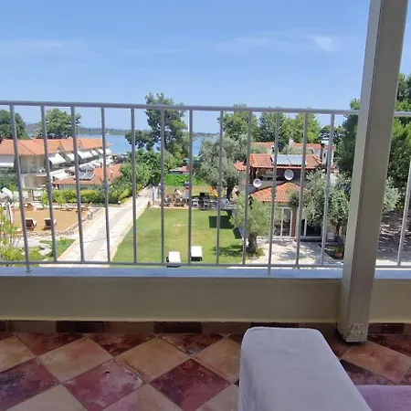 Aparthotel Makis Nest Vourvourou