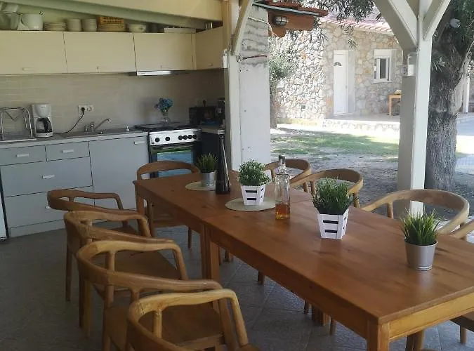 Aparthotel Makis Nest Vourvourou