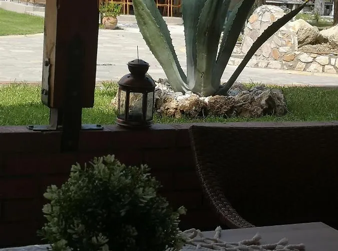 Makis Nest Aparthotel Vourvourou