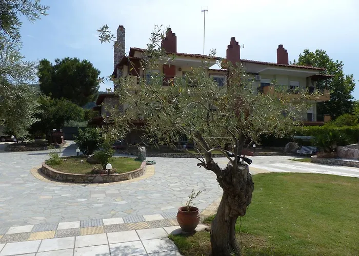 Makis Nest Aparthotel