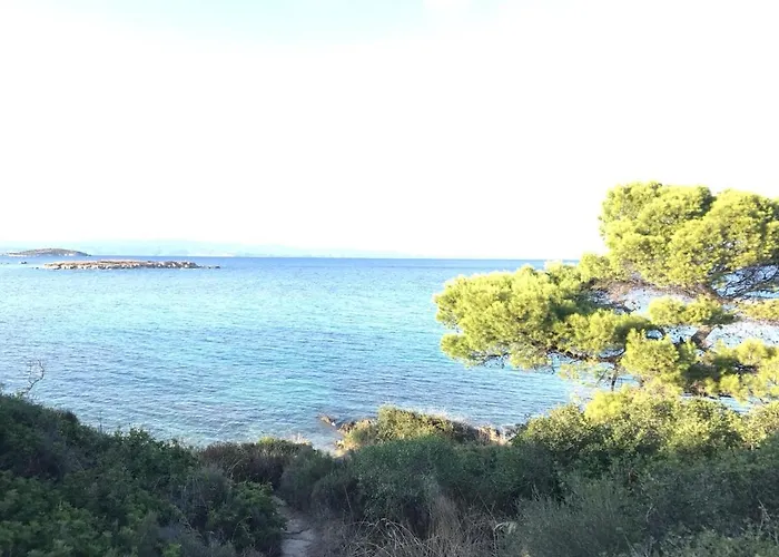 Makis Nest Aparthotel