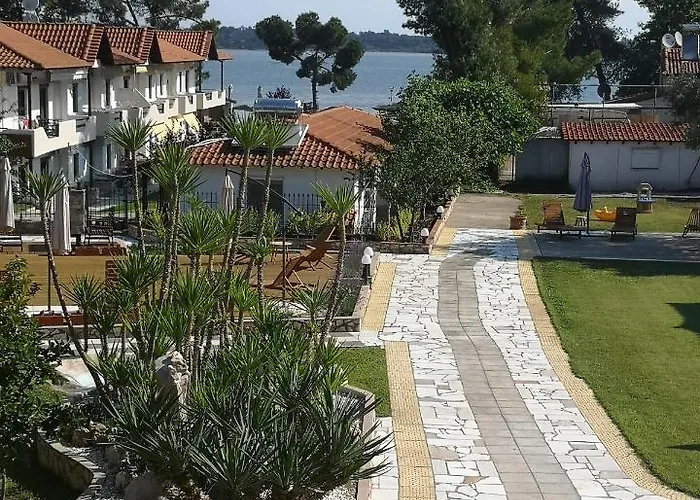 Makis Nest Aparthotel Vourvourou