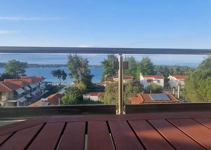 Aparthotel Makis Nest 3*