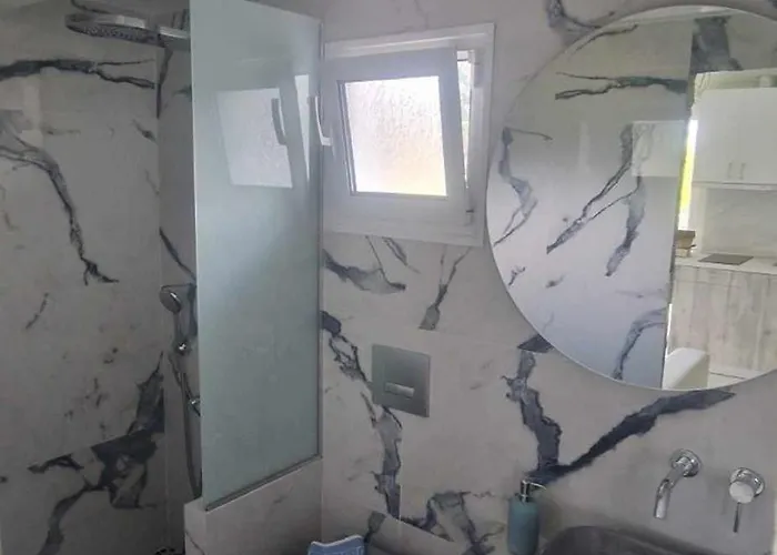 Makis Nest Aparthotel Vourvourou