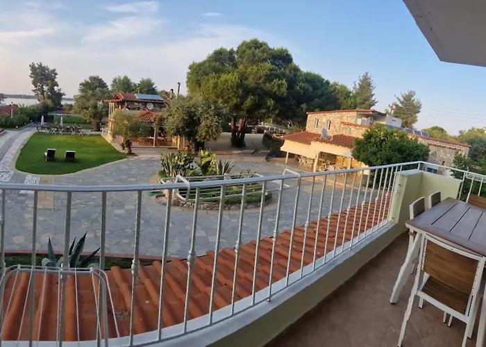 Makis Nest 3* Vourvourou