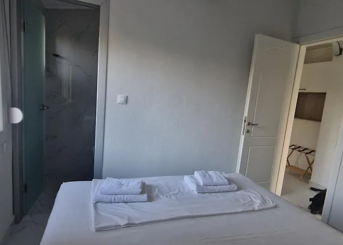 Aparthotel Makis Nest